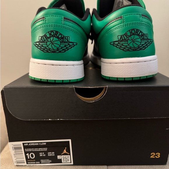 Like new-  with Box
Black and Green Air Jordan 1s (Men’s Size 10) with - Picture 6 of 6